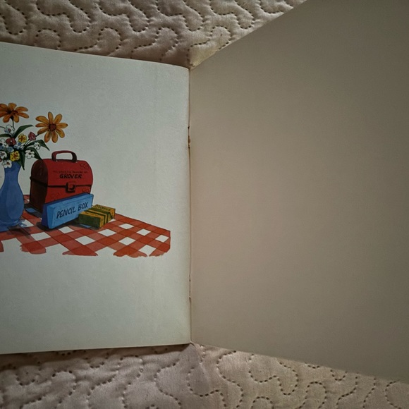 Sesame Street Grover Goes To School Paperback Book Childrens Television Workshop - Picture 6 of 7